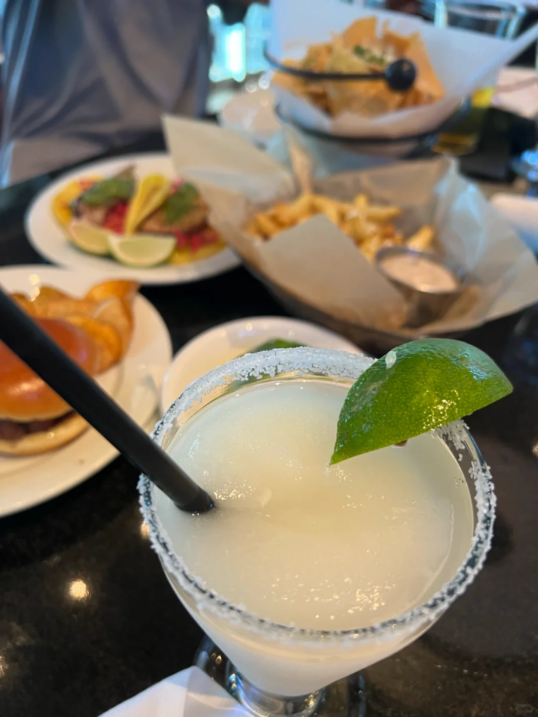 Best Happy Hour Spots in Austin: Top Restaurant Picks for Fun Times