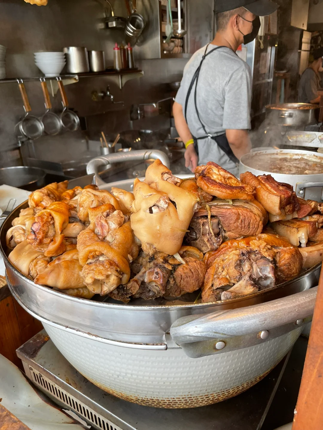 Osaka Shinsaibashi's Thai Pork Knuckle Rice