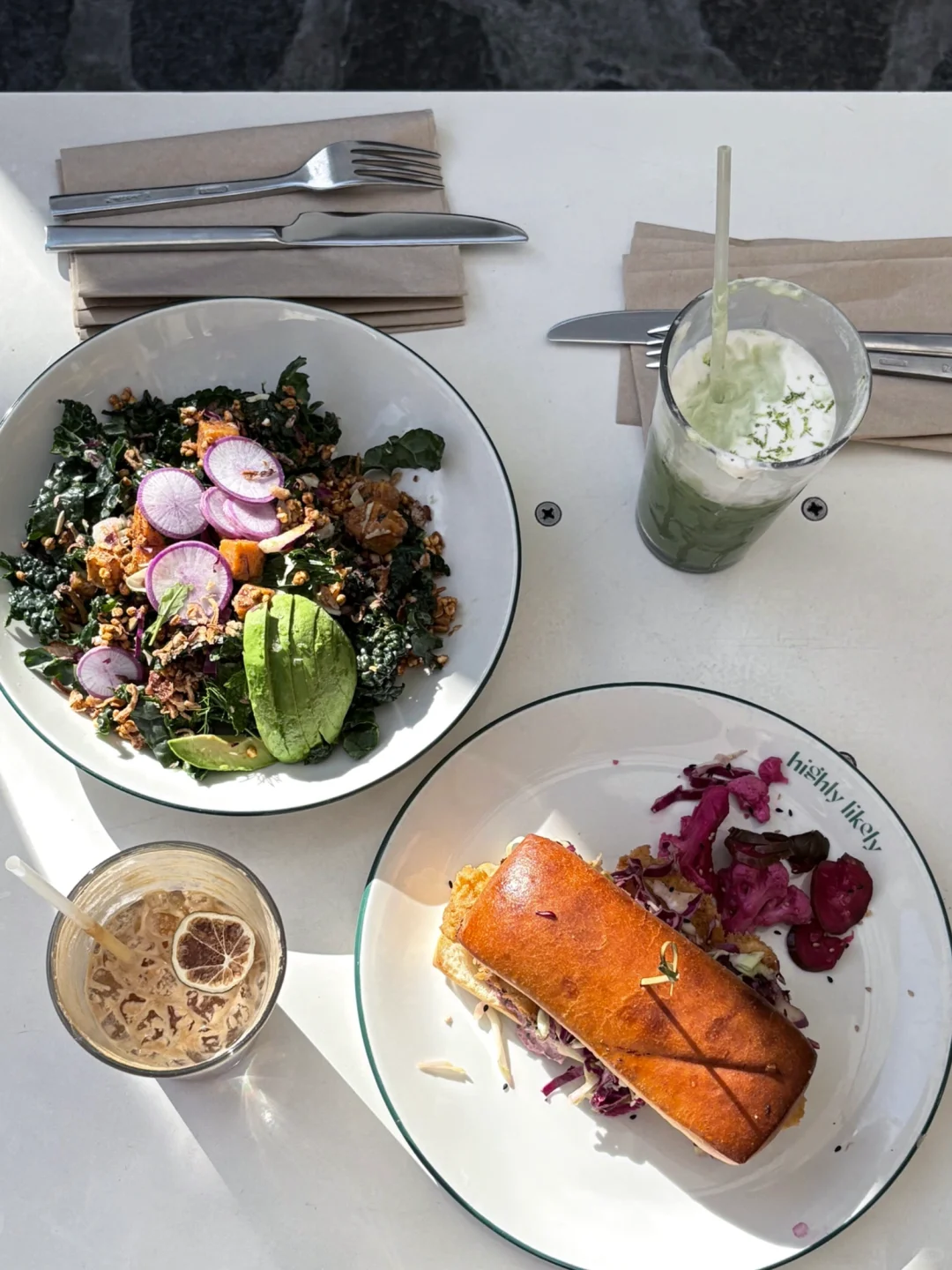 LA | Enjoying Brunch in the Sunlit Courtyard 🌿☀️
