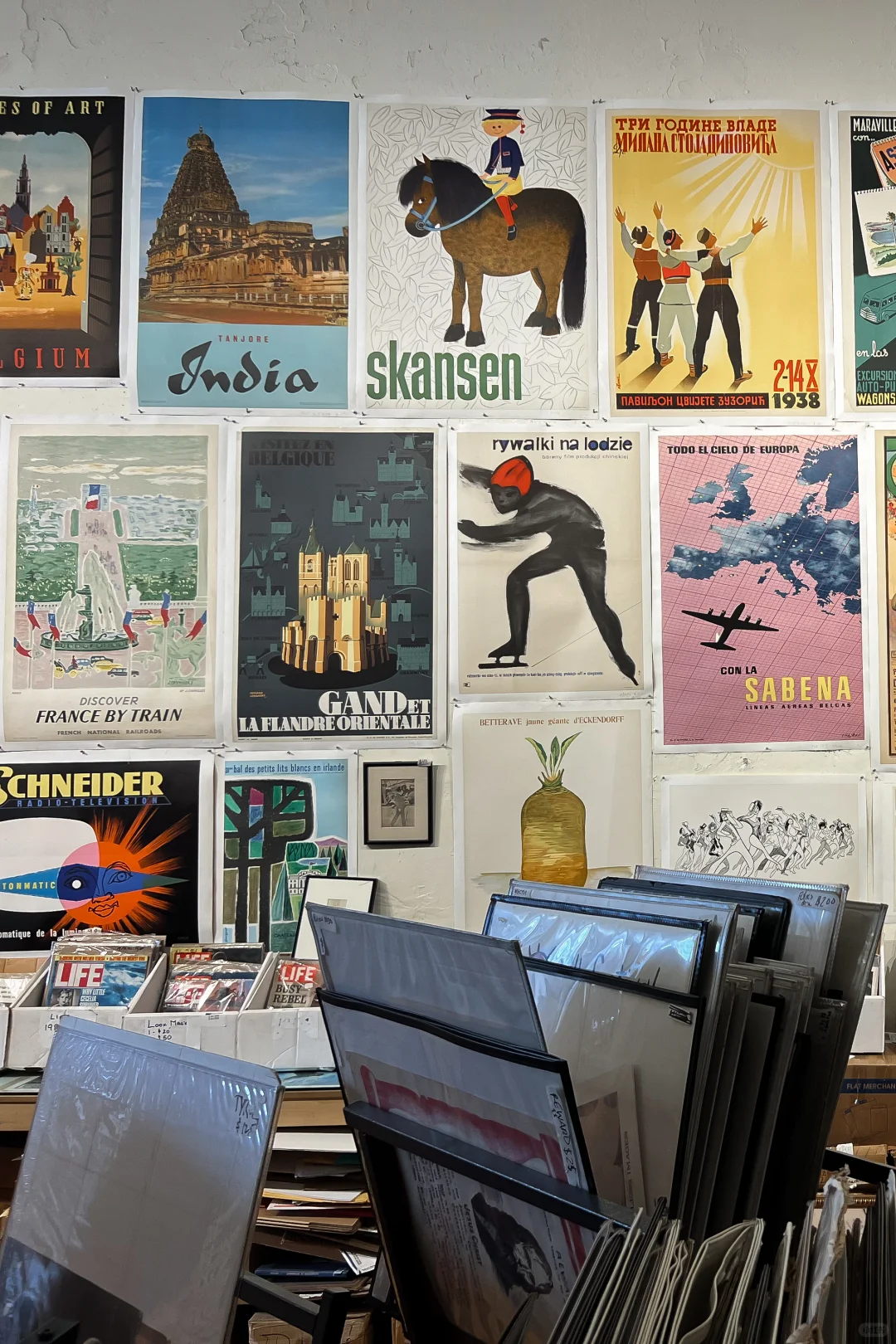 New York's Largest Vintage Poster Store in the World｜Swipe Through Stunning Wide-Screen Photos for a Virtual Tour