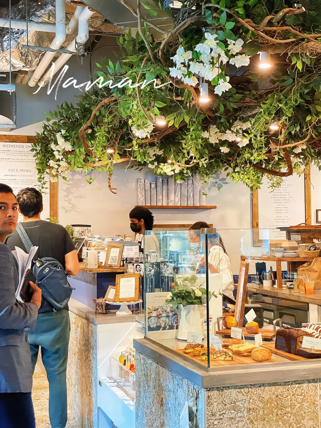 "Brunch at a Charming French-Style Garden by the Hudson River 🖼"