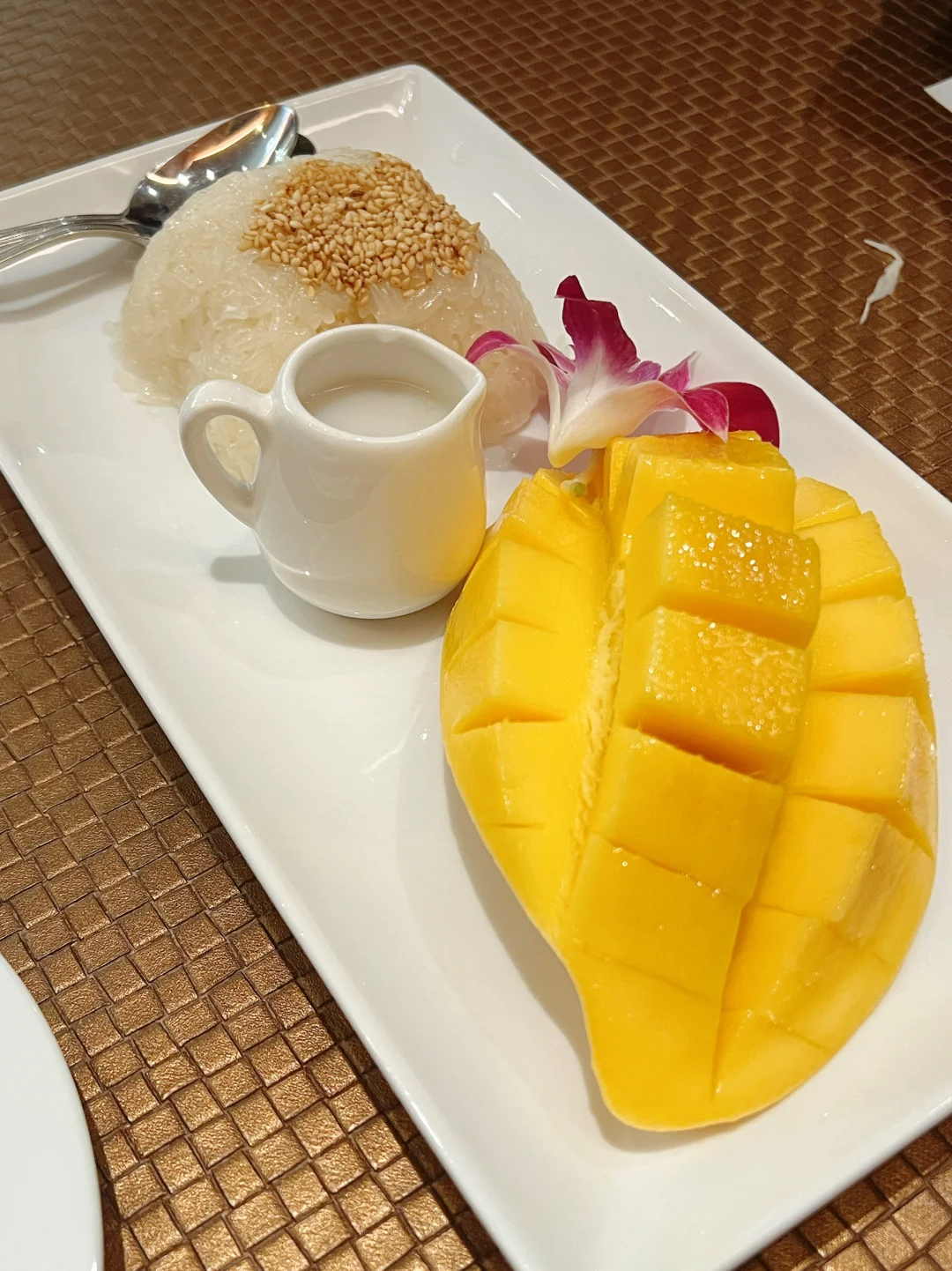 Ikebukuro | Always Worth the Trip Just for This Mango Sticky Rice 🥭