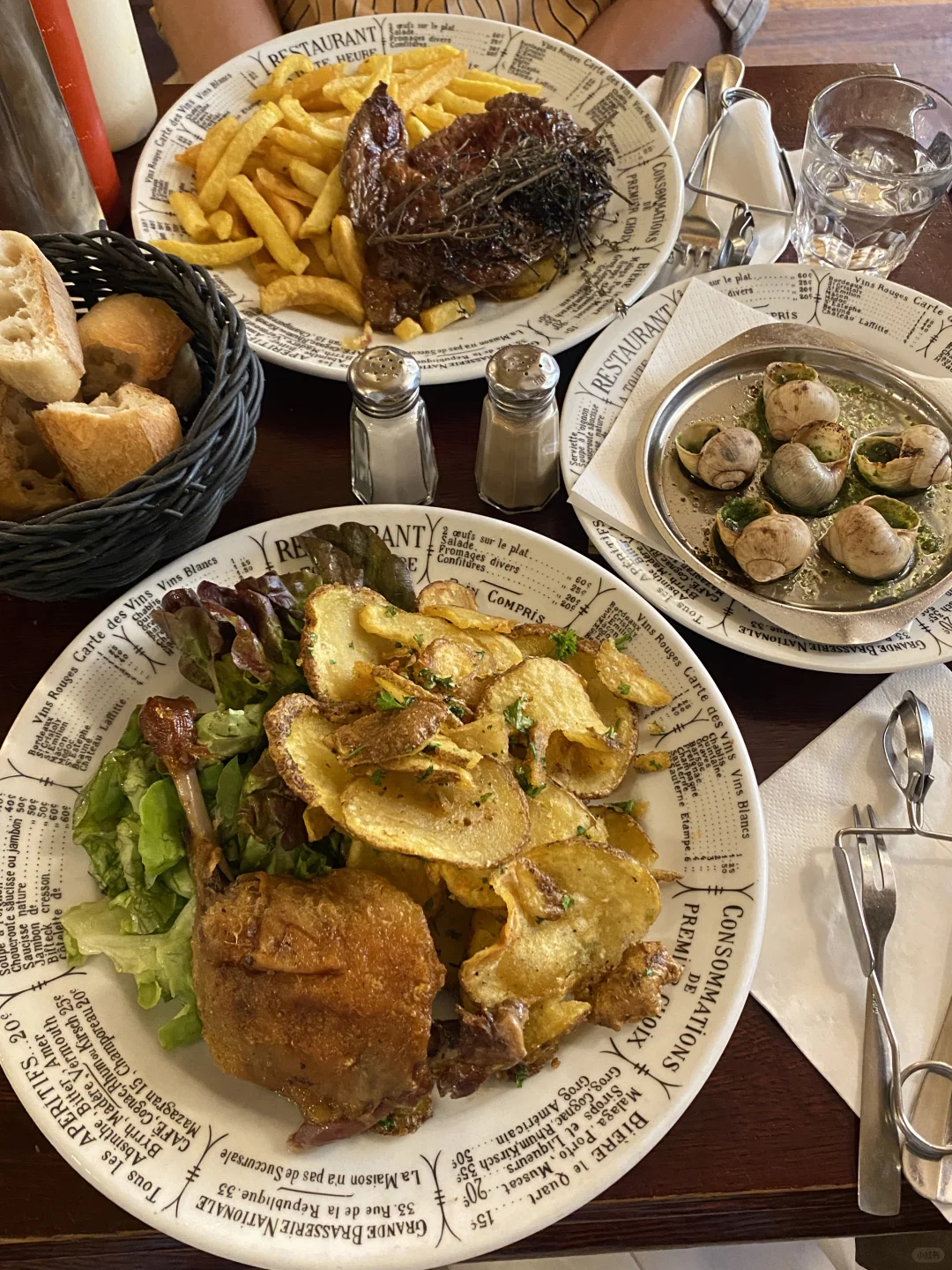 🇫🇷 Paris, France: Must-Try Budget-Friendly Eats 🍽️