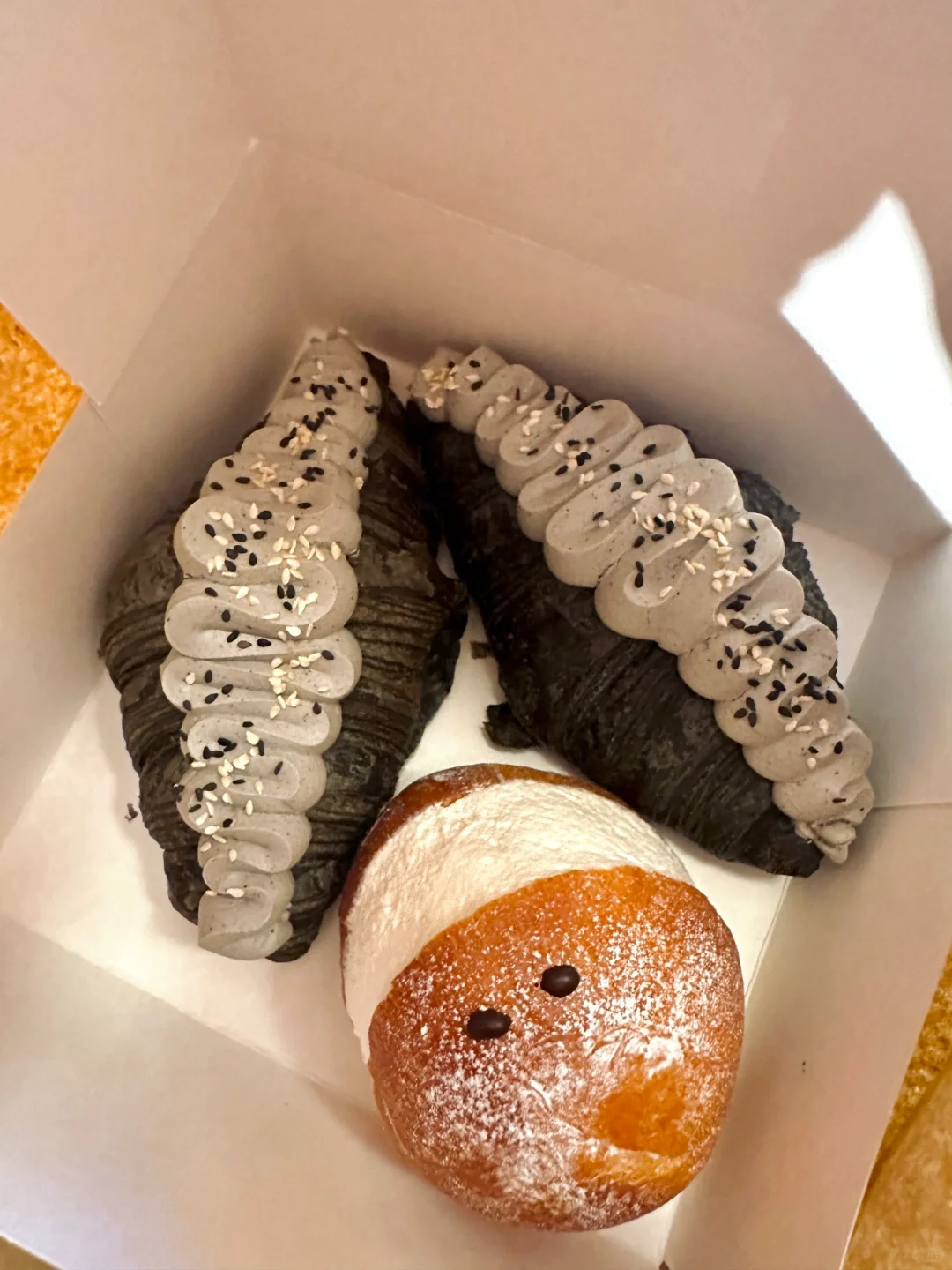 The Best Croissant I've Ever Had in Paris 🇫🇷