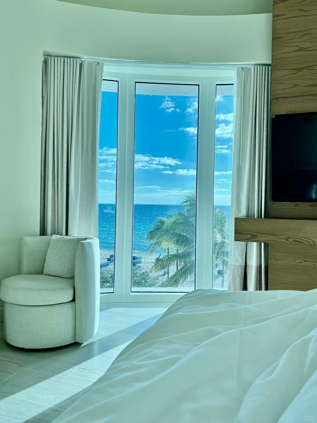 I’d Visit Fort Lauderdale Again Just for This Hotel‼️