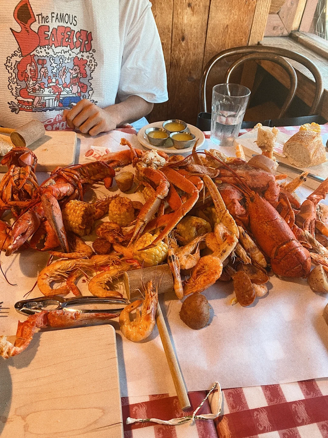 Seattle's Unbeatable, Mouthwatering Seafood Feast 🦞