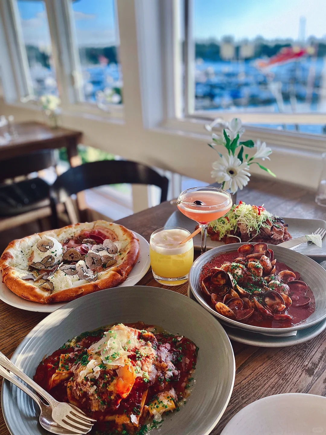 Italian Cuisine in Seattle / Lakeside Ambiance Can Be Delicious Too