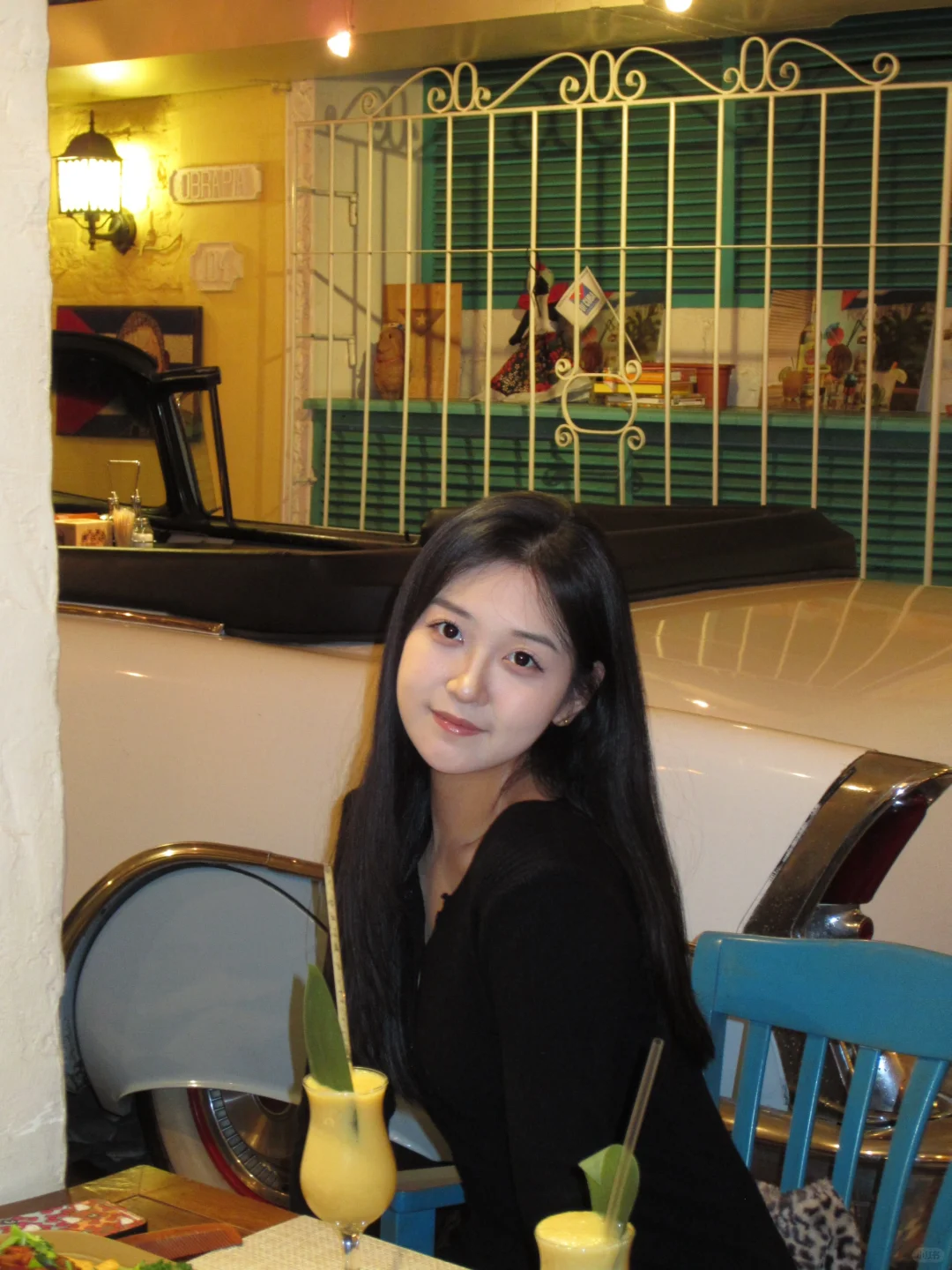 🇷🇺 St. Petersburg's Cuban Restaurant: Delicious Food and Instagram-Worthy Vibes