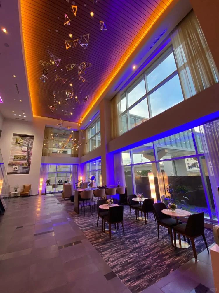 "Hotels Just a Short Walk from Minneapolis Airport! Unbeatable Value"