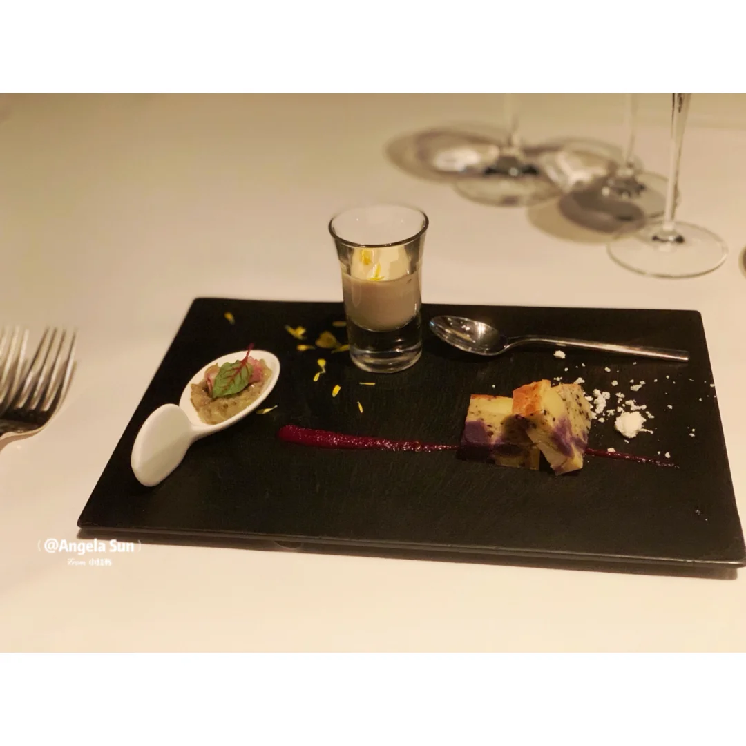 "Exploring a Hidden Gem: Romantic French Cuisine with Stunning Tokyo Night and Ocean Views for Couples"