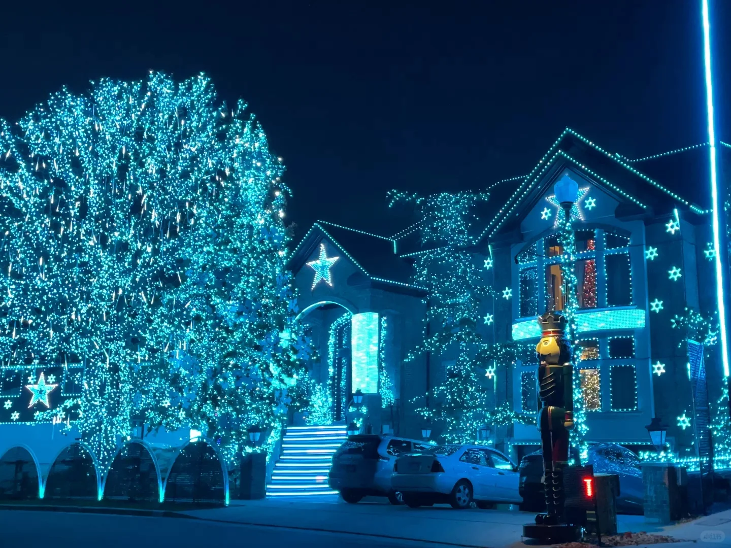 **Salt Lake City - Two Free Spots to See Lights That Are Even More Stunning Than Paid Attractions**