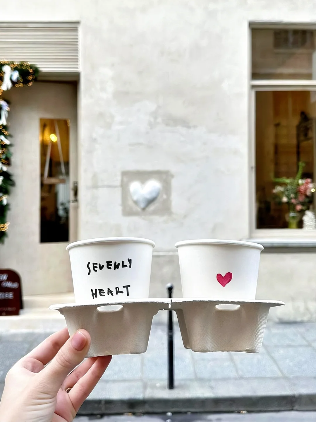 Paris 🩶 This has to be the cutest café in Le Marais!