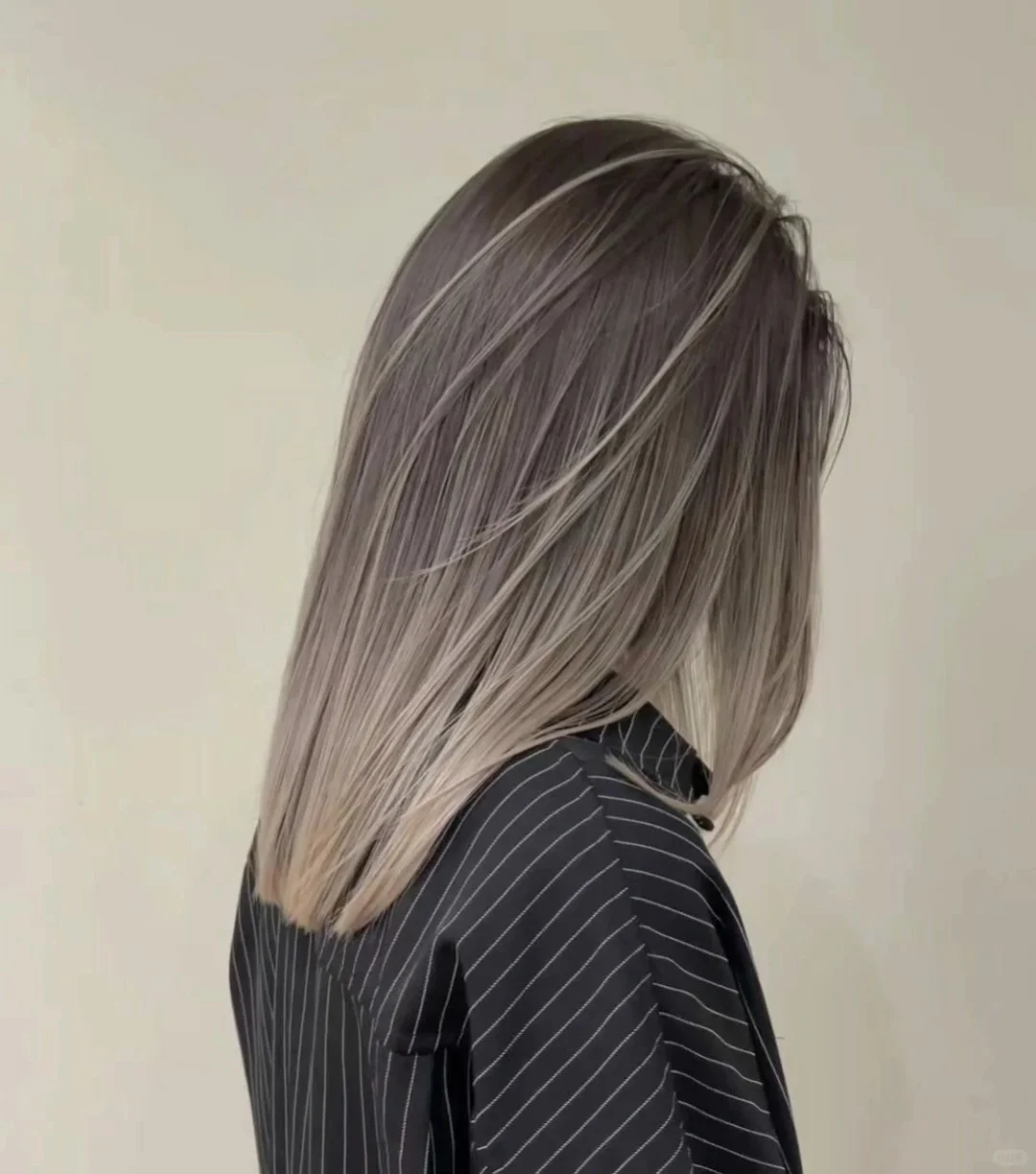 Balayage in Paris: Say Goodbye to the Two-Tone Look!