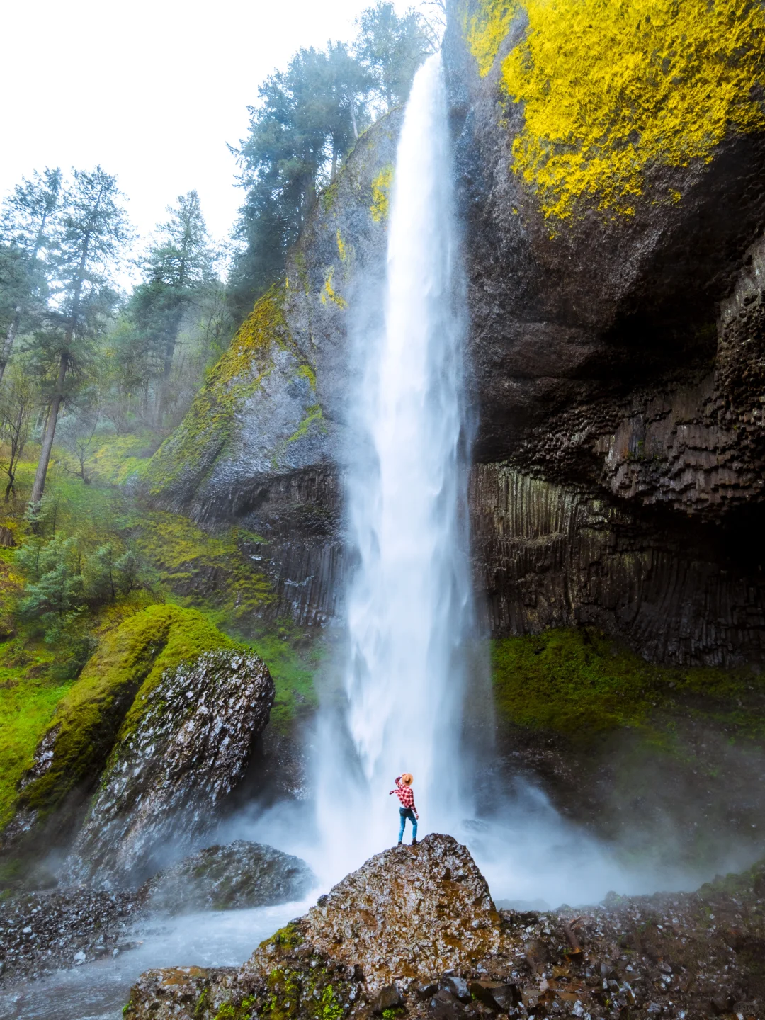 "Chasing Waterfalls Around Portland, Oregon 🌦️🌊"