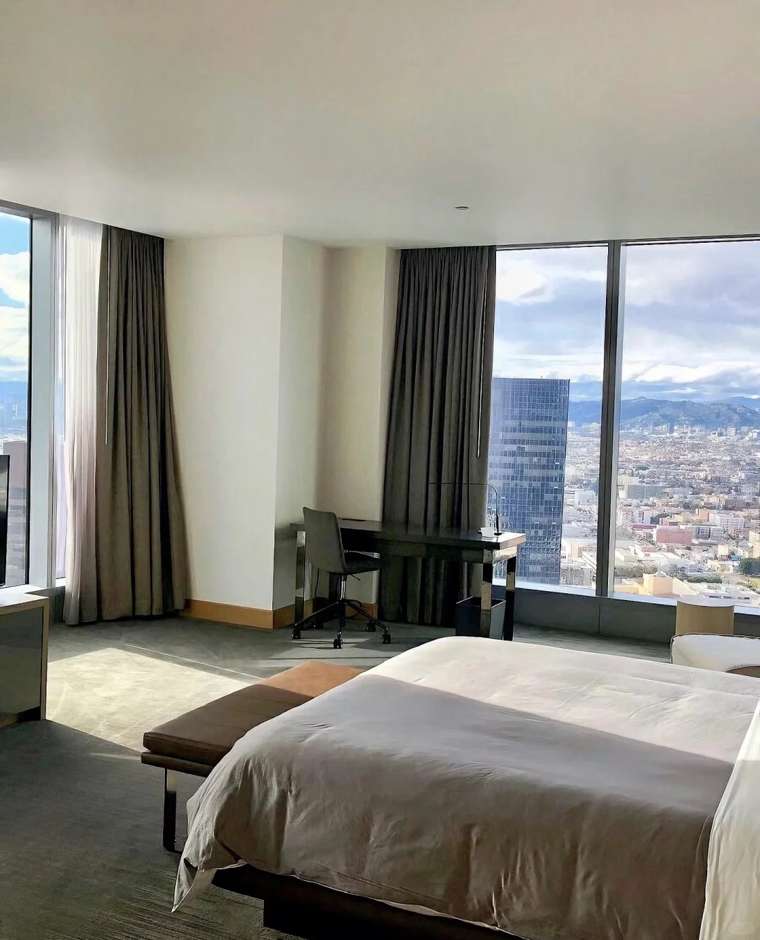 After visiting LA over a dozen times, I've finally found these awesome hotels! 🏨