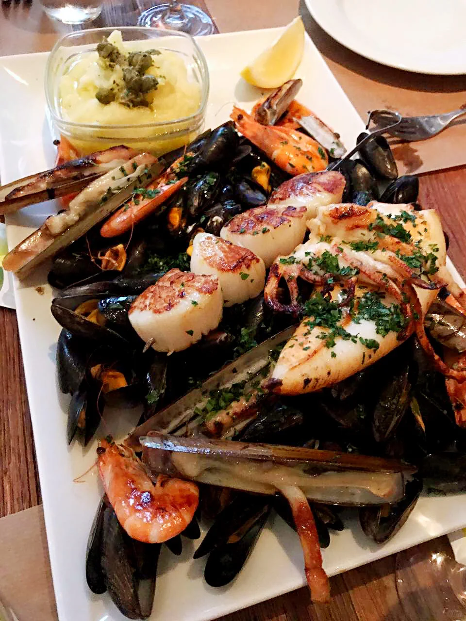 Paris Food Hunt | Hidden Gem Seafood Spot 🦑