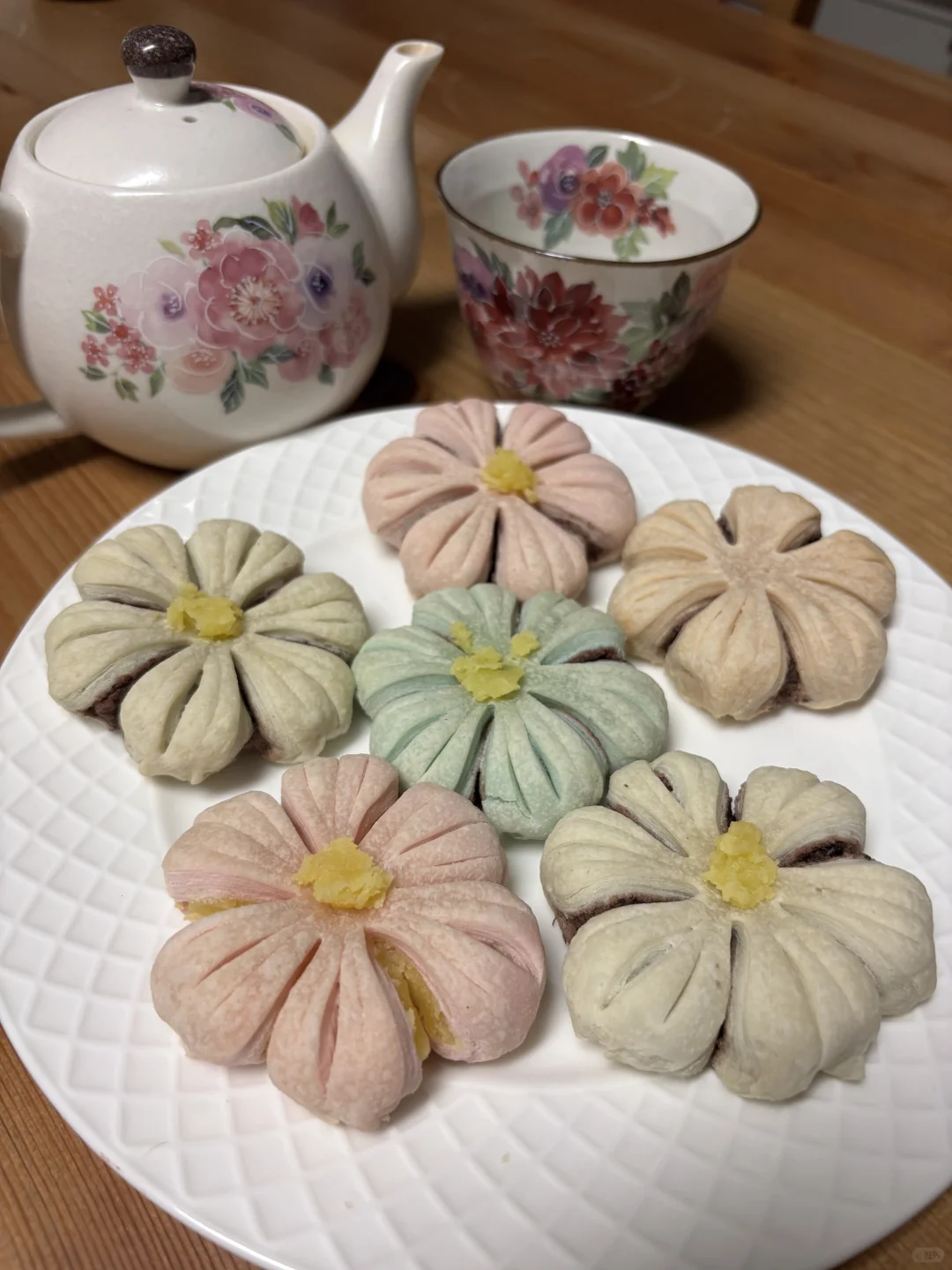 Dallas Hidden Gem: Trendy Peach Blossom Pastry