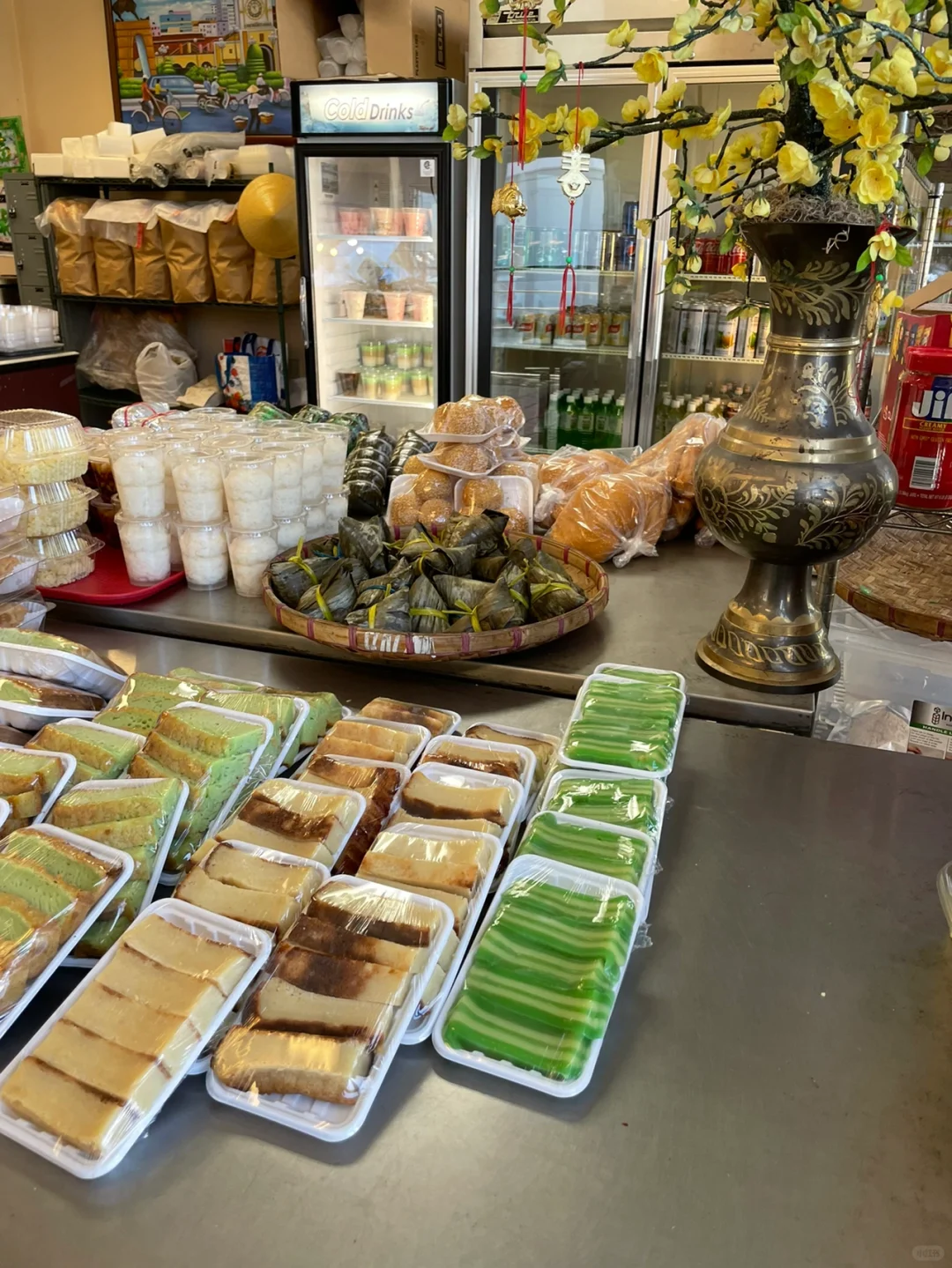 Seattle, WA | Vietnamese Deli's Pandan/Pandan Cake is Delicious