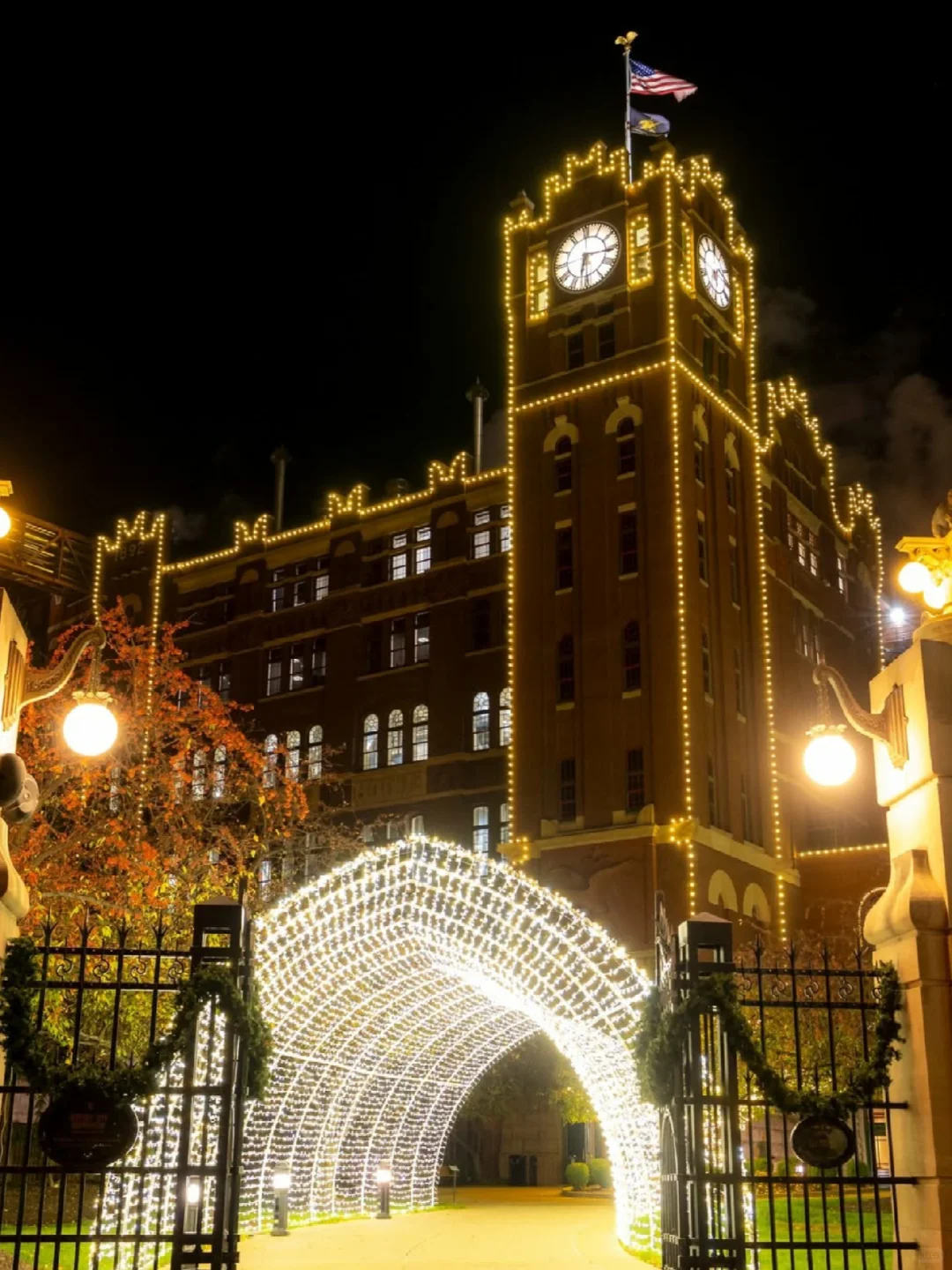 Top Spots in St. Louis for the Christmas Season: Budweiser Brewery