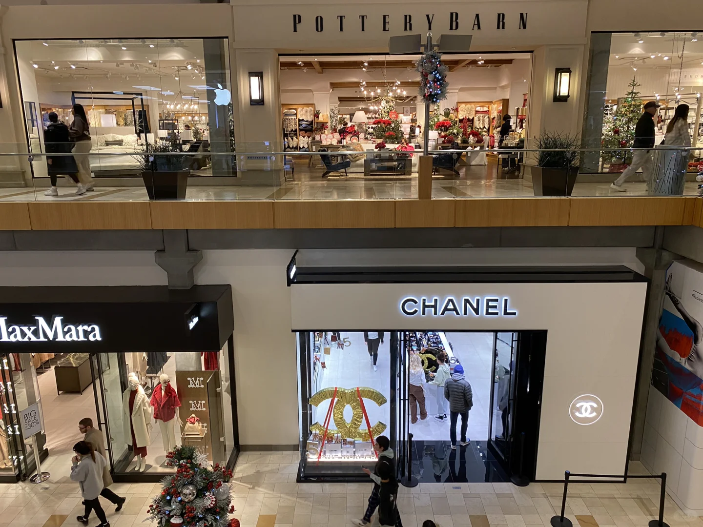 Chanel at Bellevue Square is finally open!
