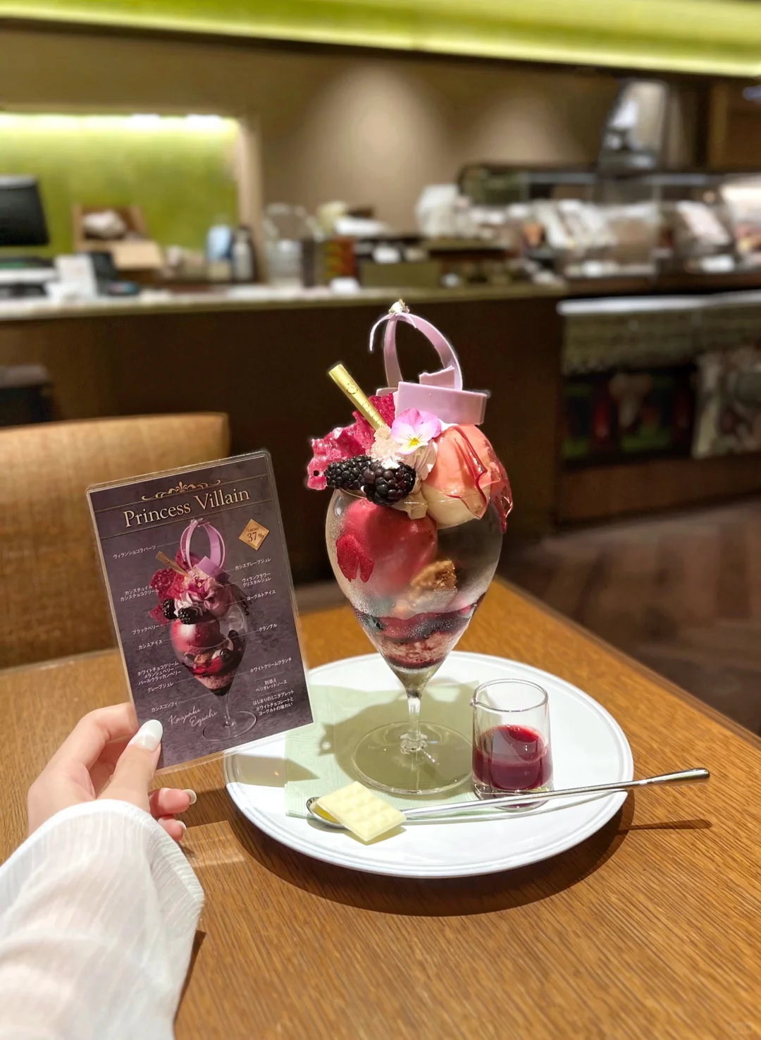 Osaka Sweets Adventure | Tried 3 Gorgeous Parfaits 💫
