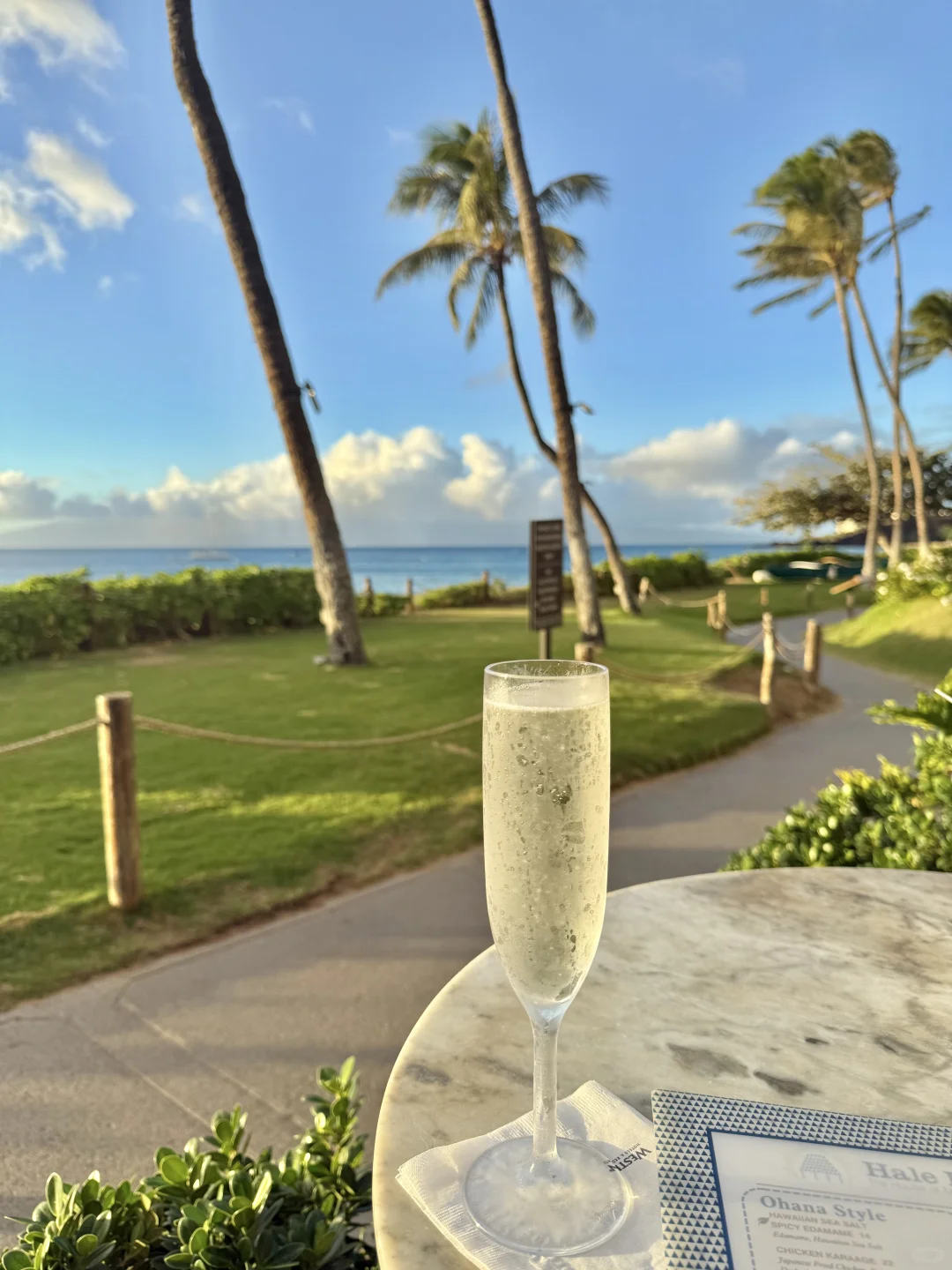 Why Are Maui's Beachfront Restaurants So Romantic? 💕