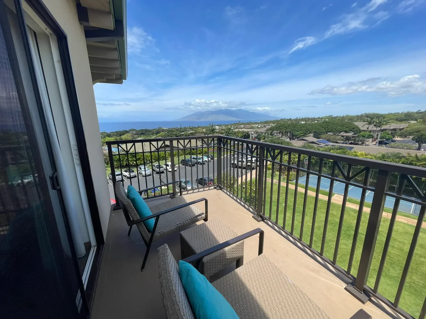 Family of Three Checks In at Maui's Residence Inn Hotel