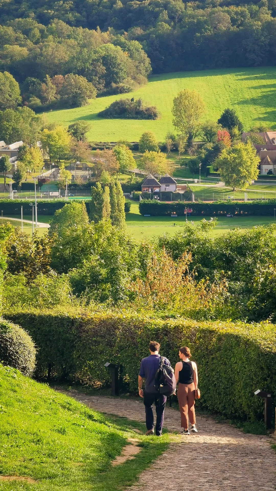 Weekend Hike in Paris | Autumn's Poetic Countryside at the Final Stop