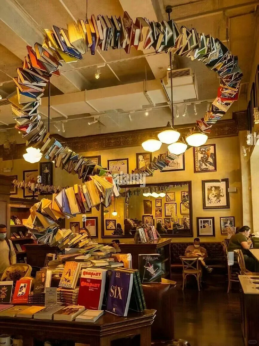 NYC Weekend Vibes: My Go-To List of Stunning Bookstores 📚