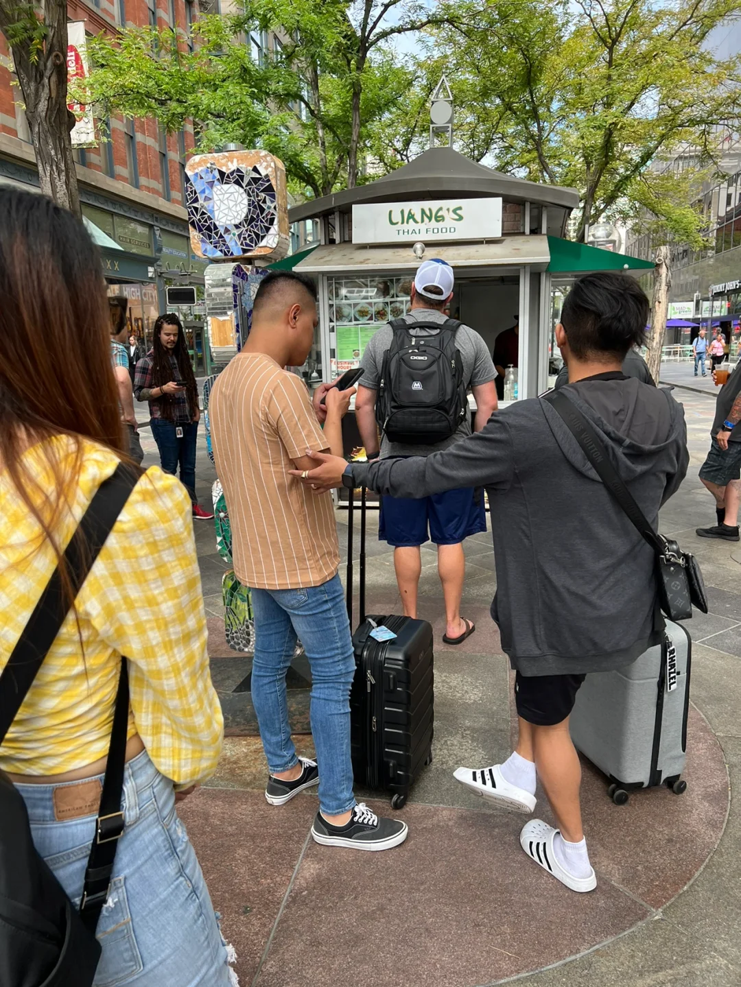 "Discover a Legendary Thai Food Spot in North America—Surprisingly, It’s a Food Truck!"