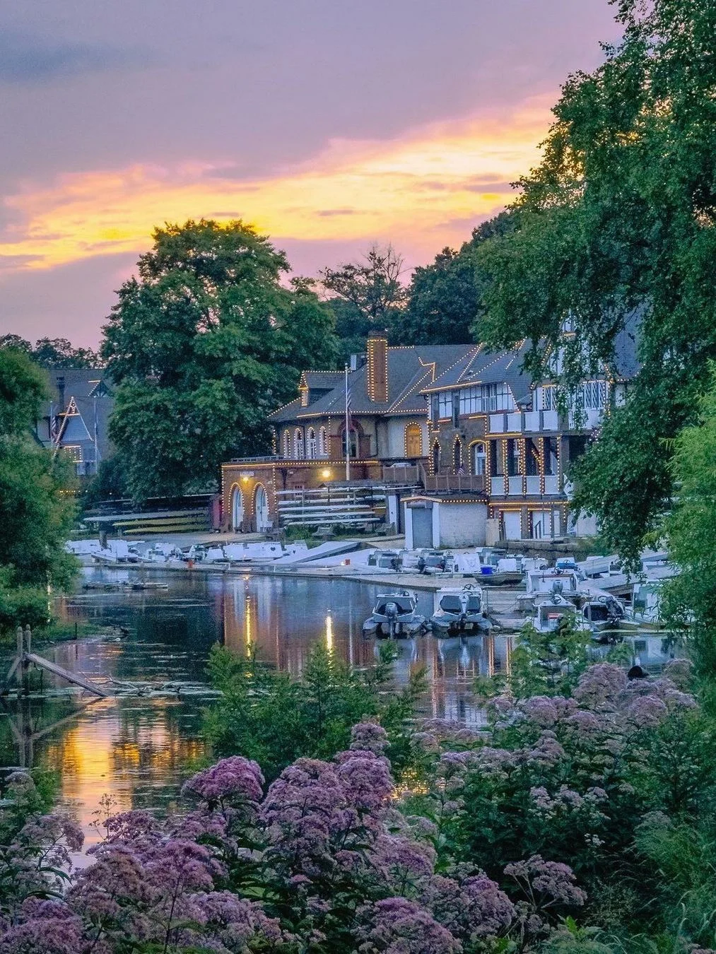 Philadelphia Hidden Gem💐 A Fairytale Houseboat Straight Out of a Storybook🚤
