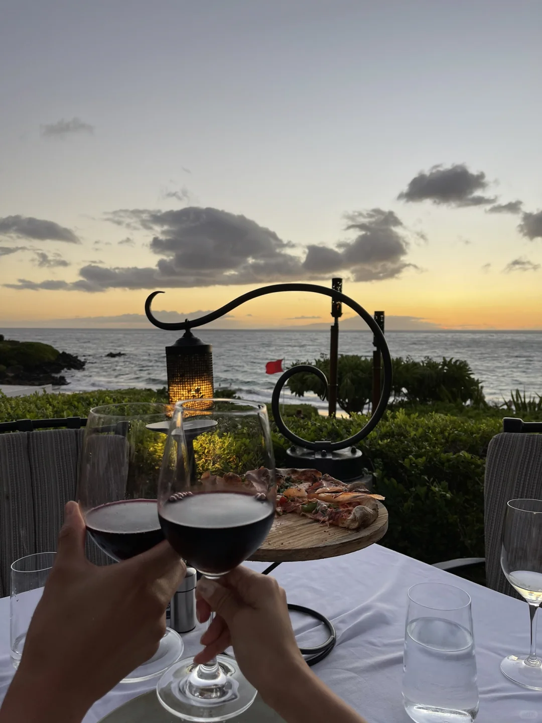 Hawaii Maui: Food, Drinks, and Fun on the Island