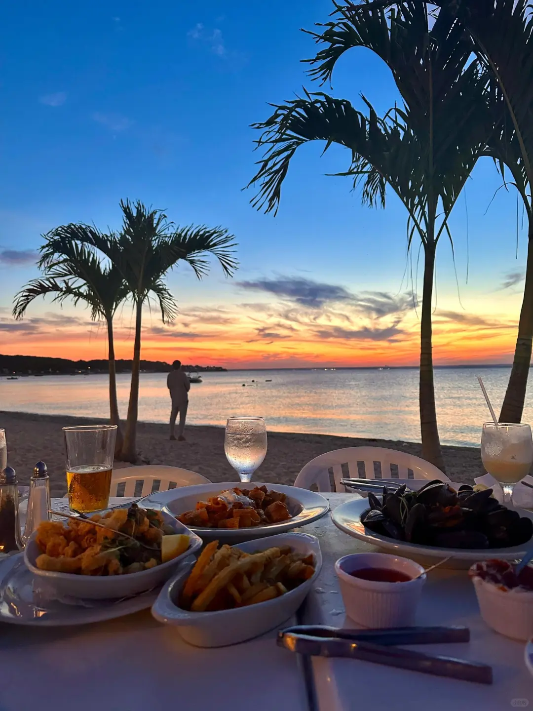 New York's Long Island... Falling in love with the stunning seaside sunset restaurant a million times over!