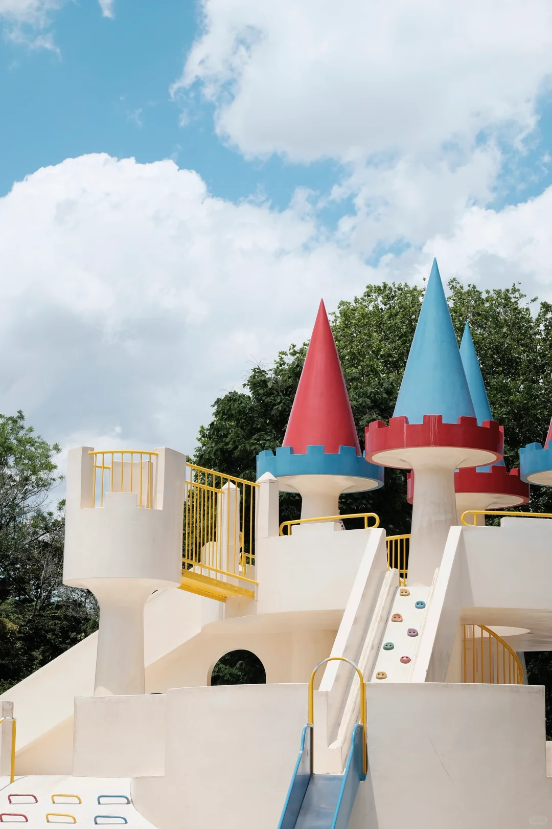 "Hidden Gem in Tokyo: Asukayama Park and the Hydrangea Path"