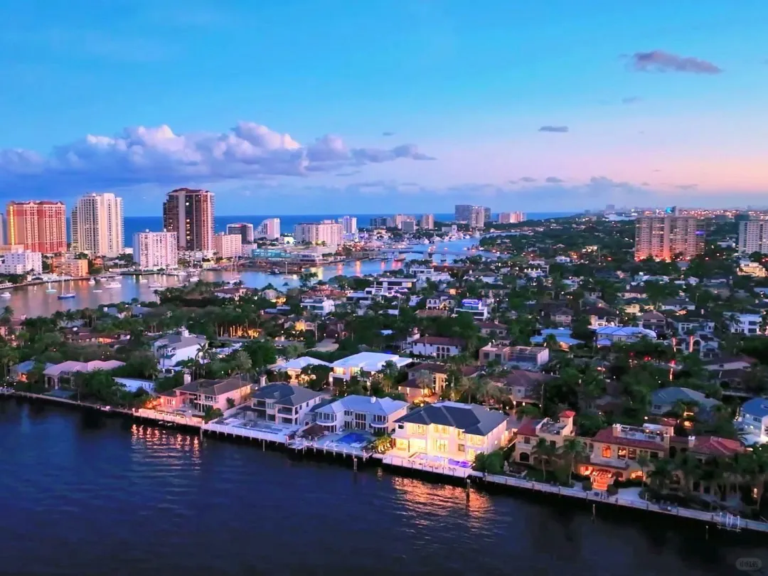 Luxury Oceanfront Villa in Fort Lauderdale, Florida – High-End, Light Luxury Interior Design