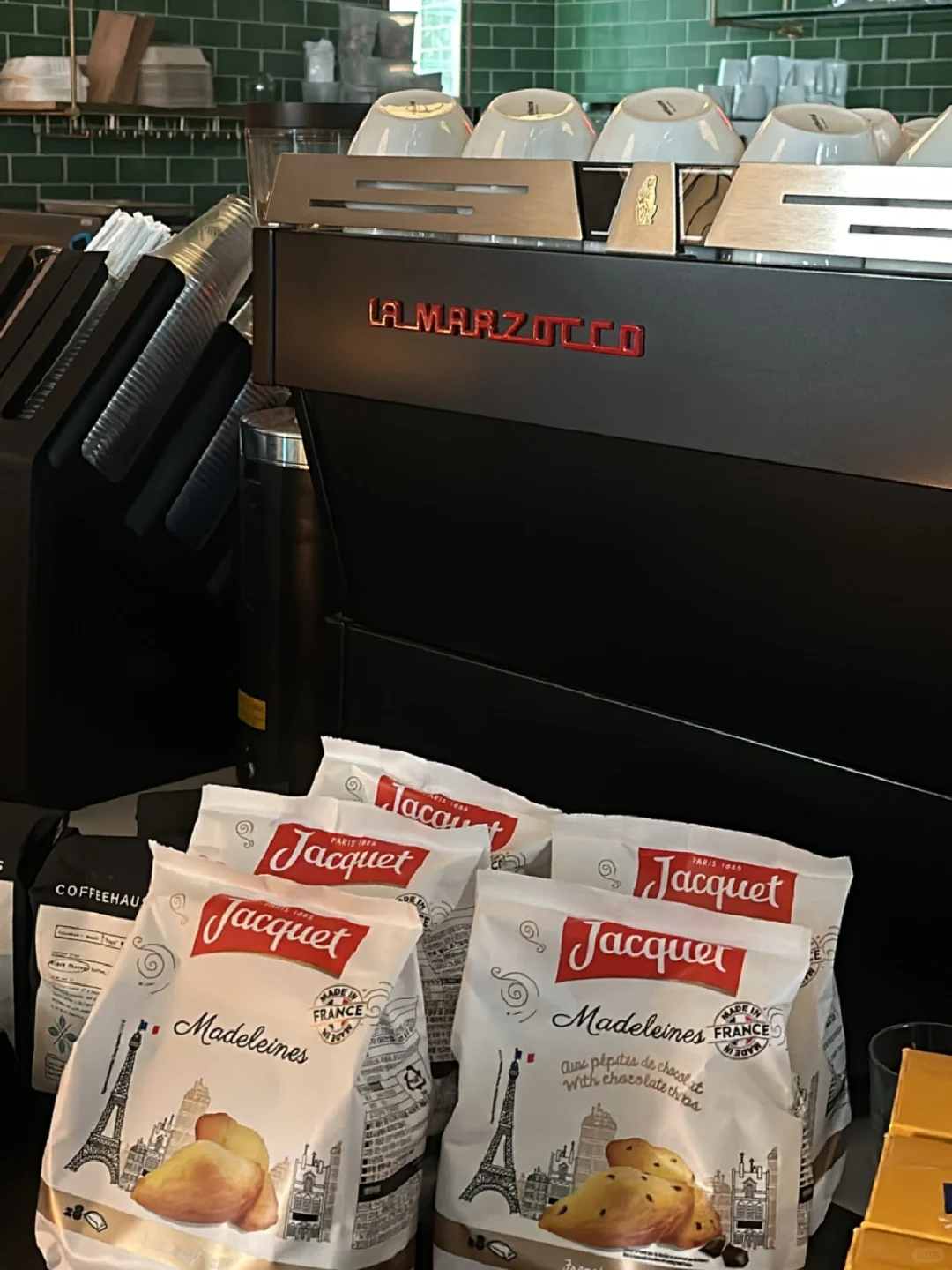 🇺🇸 Detroit Eats | Café Sous Terre Doubles as a Bar!