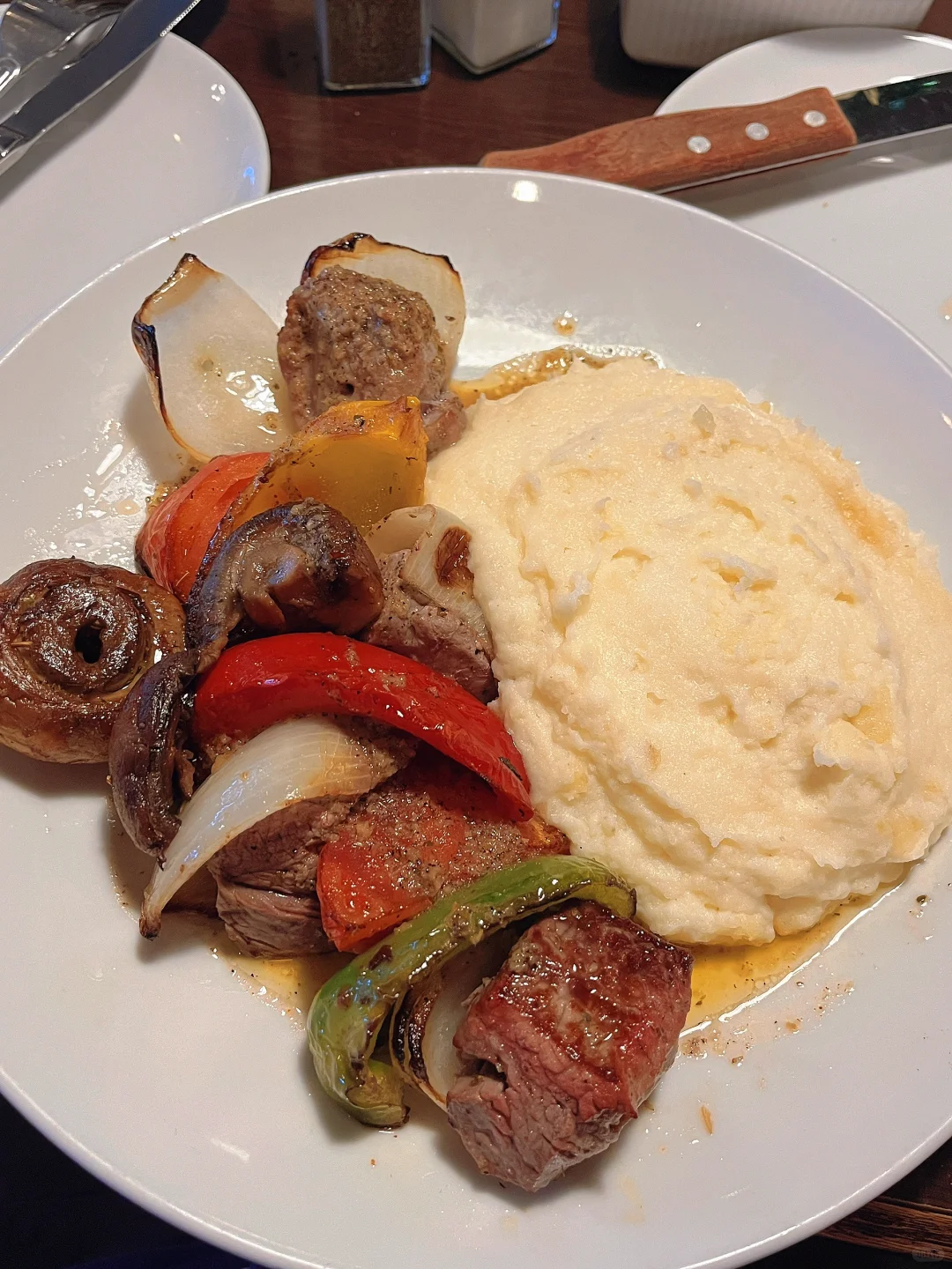 Chicago | Huge and Affordable American-Style Brunch