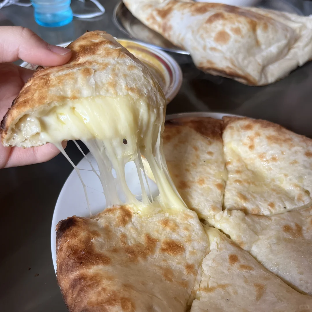 🇯🇵 Cheesy Naan Delights in Ikebukuro