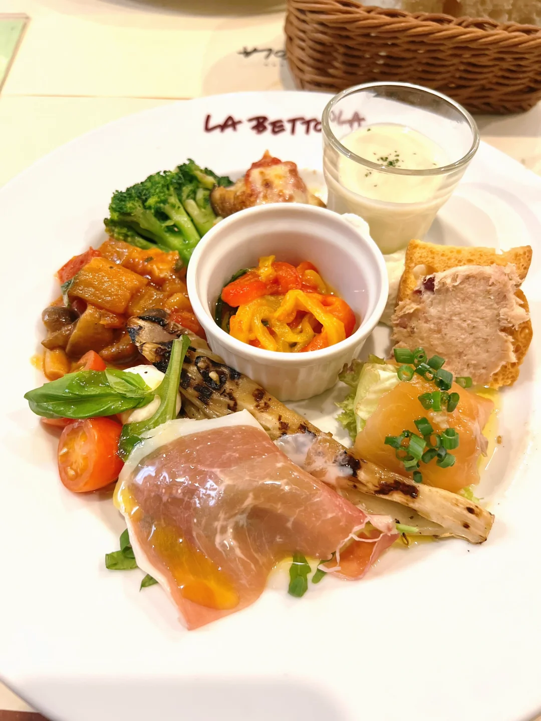 Tokyo's Super Affordable & Delicious Italian Eats ｜ LA BETTOLA 🇮🇹