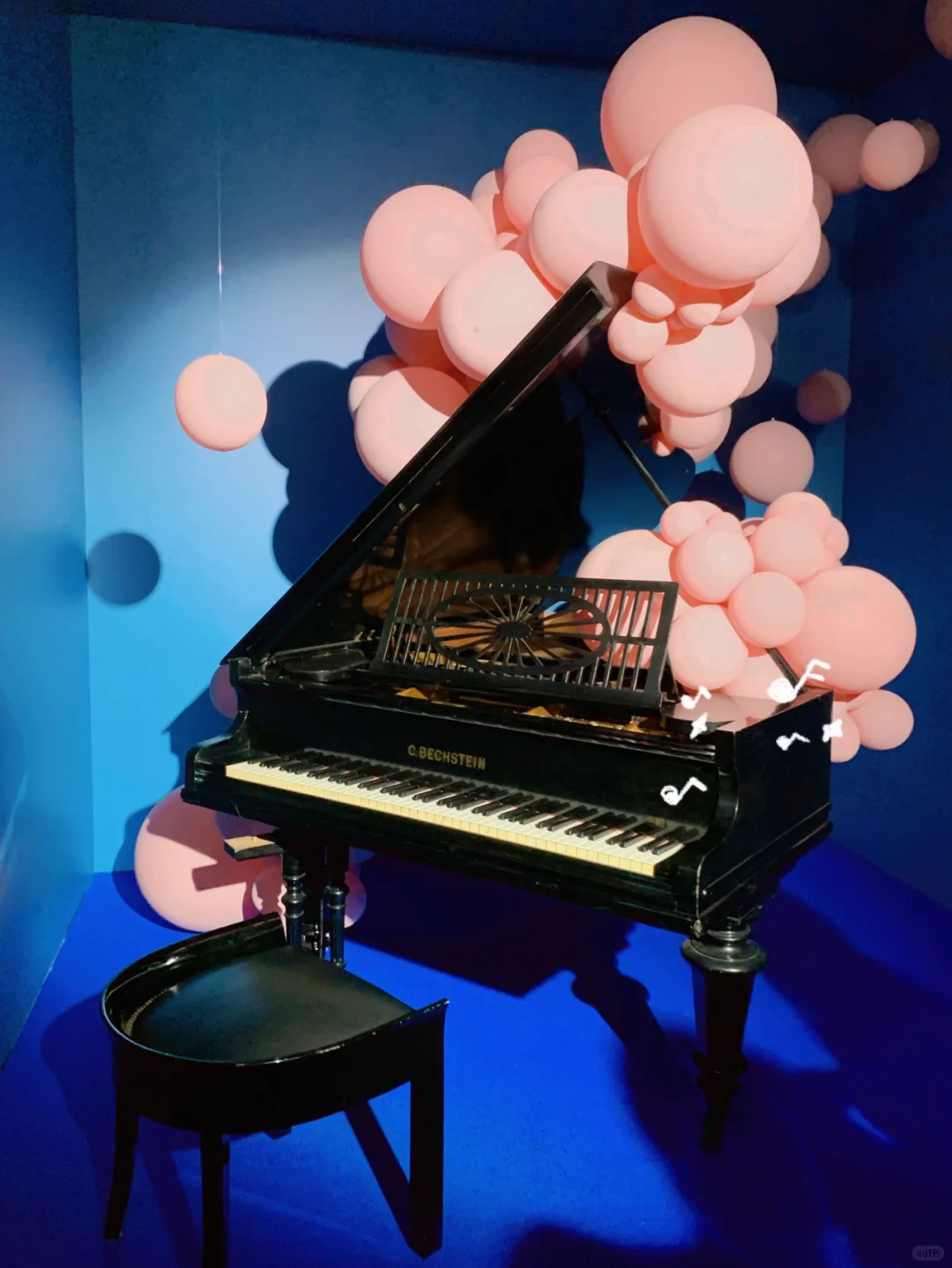 Paris Exhibit | Pop Air in Collaboration with Rome Balloon Museum