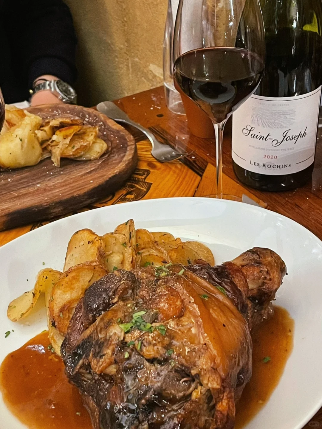 Paris Eats | The Disappearing Pig Knuckle & Snail French Bistro 🐌