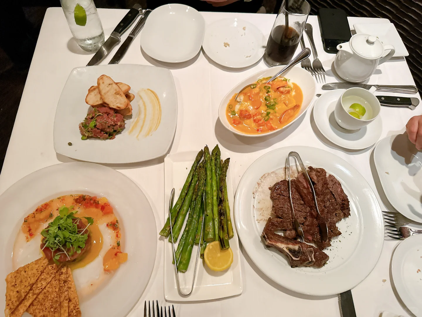 Eddie V's Prime Seafood & Steakhouse in Scottsdale: Great Atmosphere and Delicious Food