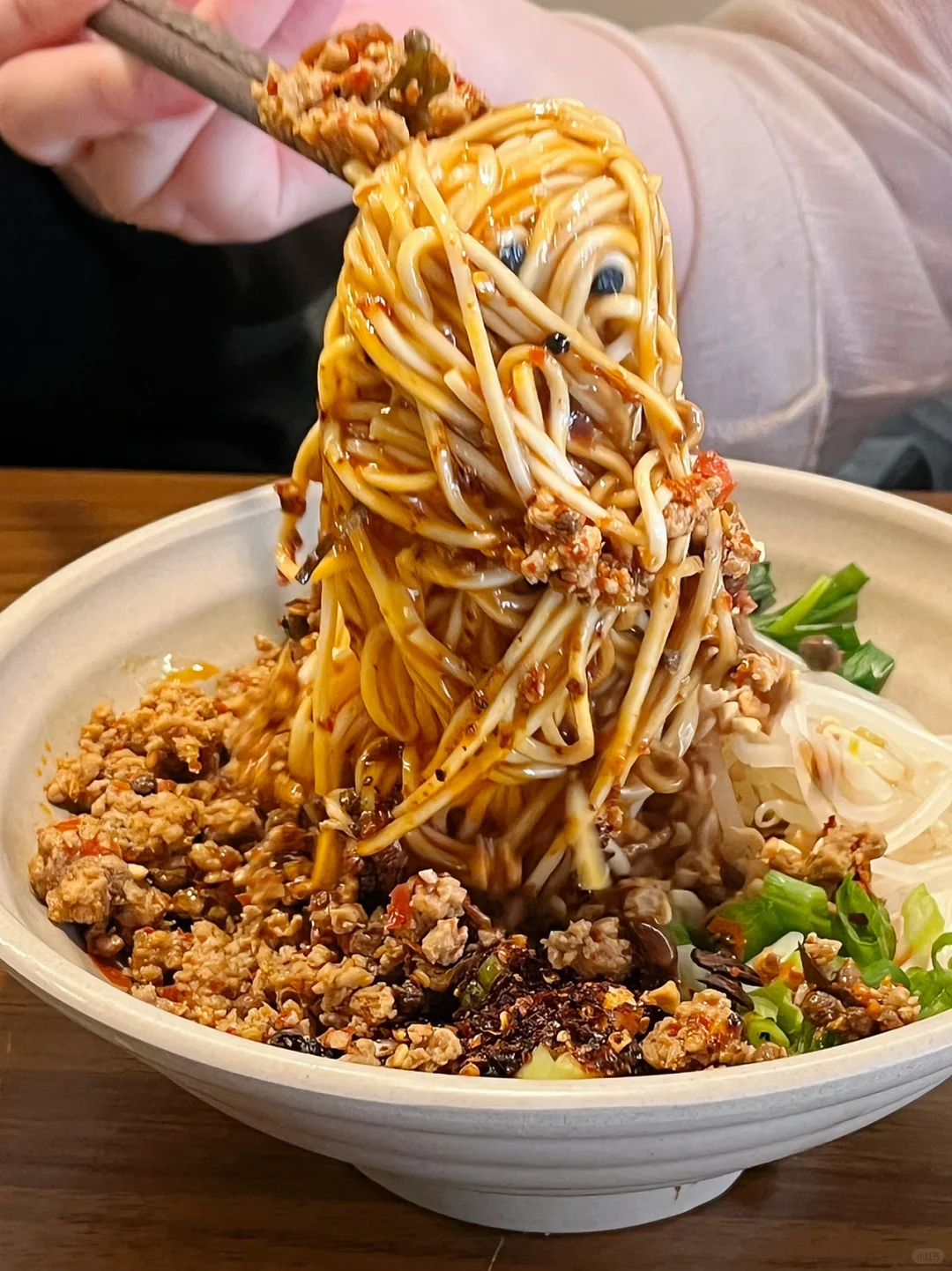 Celebrity Foodie Adventures | Seattle's Yunluo Hot Pot 🍲 Lu Mian and Mi Bu Are the Real OGs