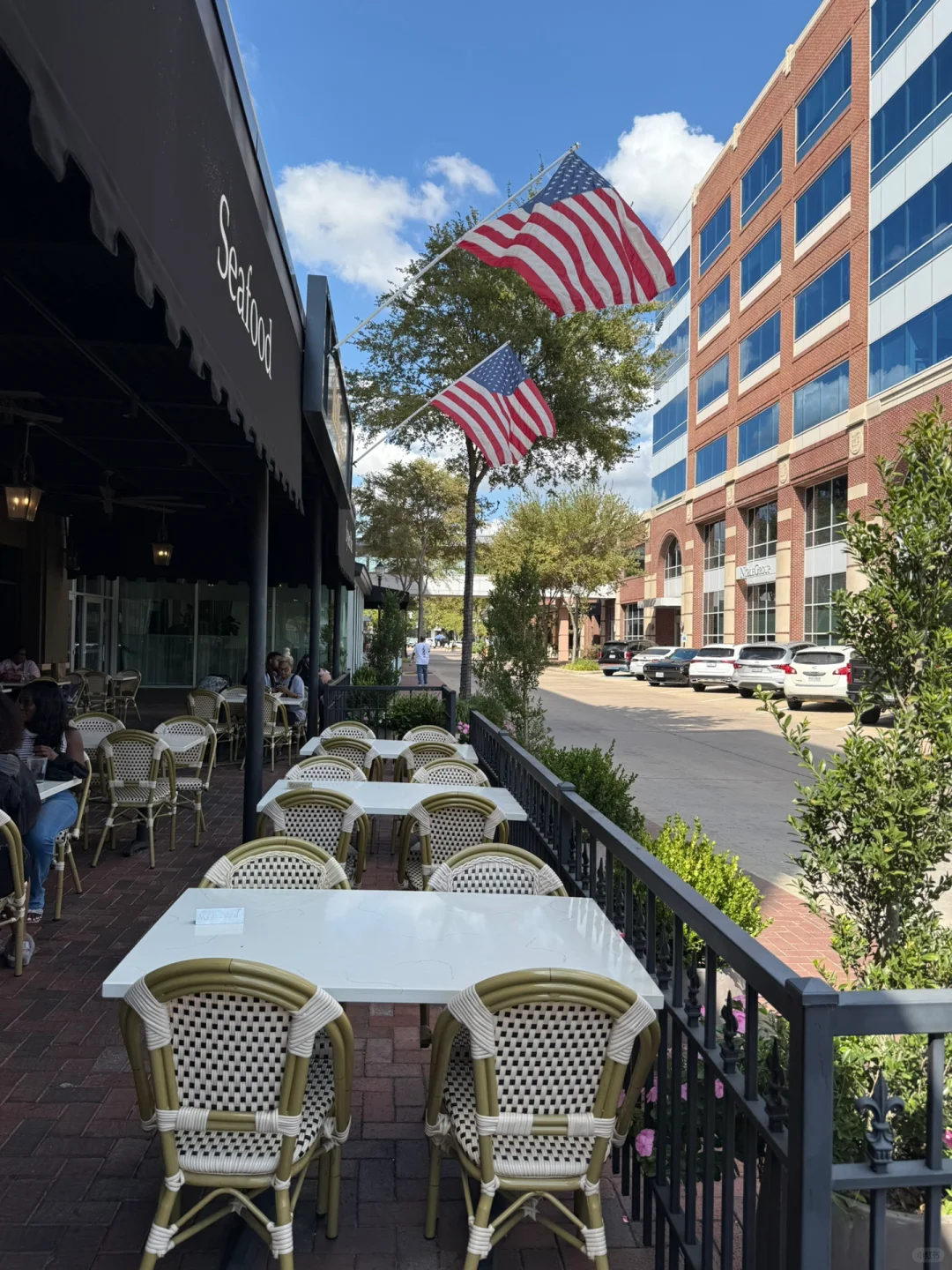 Houston Eats | A Beloved Oyster Restaurant I’ve Loved for Years 🦪