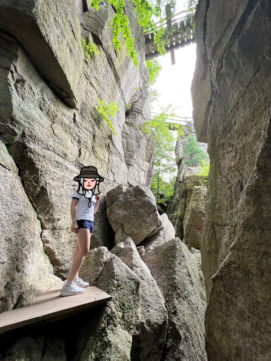 Affordable Mohonk Mountain Hiking in New York 👍