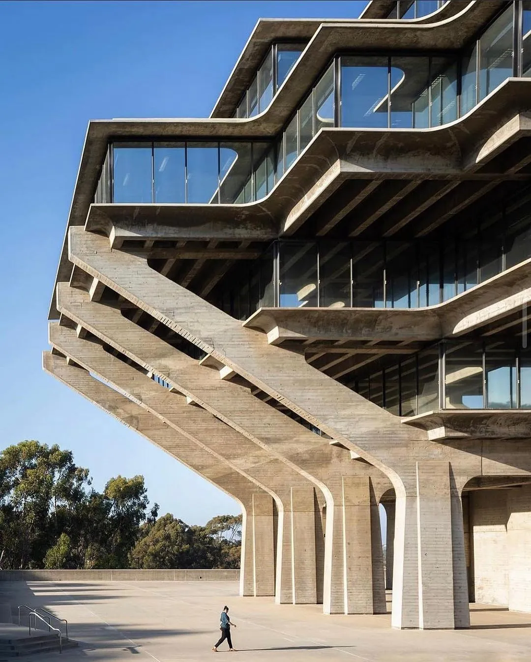 Brutalist Architecture | Geisel Library at UCSD