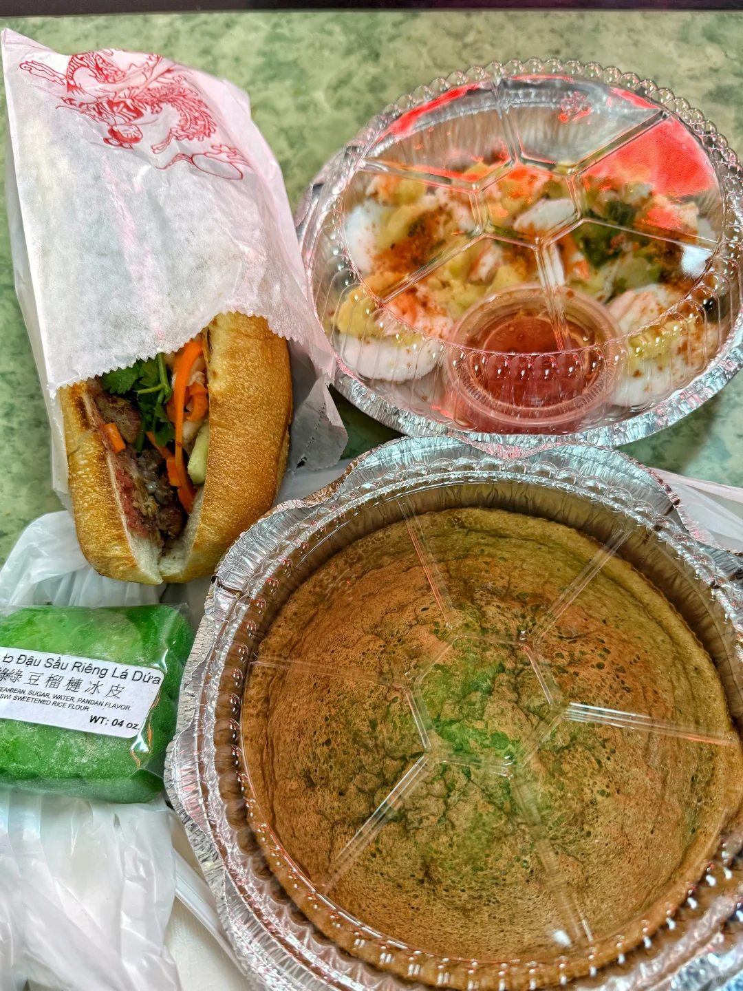 Vietnamese Snacks in Brooklyn, NYC! $5 for a Box of Pandan Cake That’s Absolutely Delicious!!