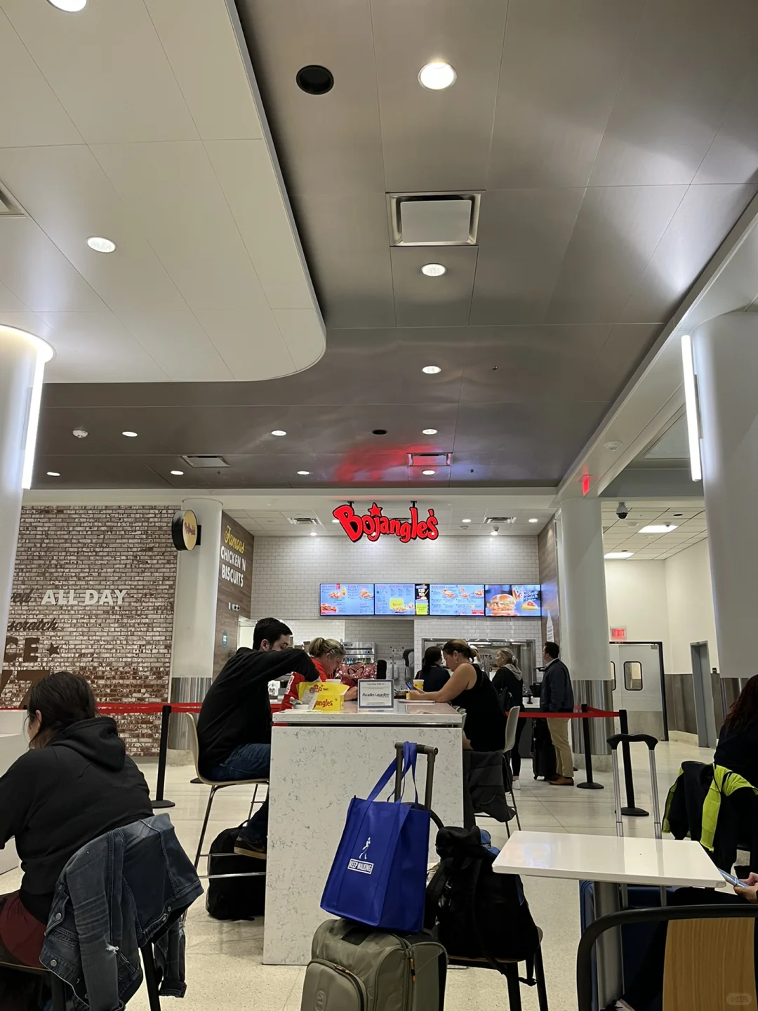 Delicious Fried Chicken at Charlotte Airport (CLT), USA! �