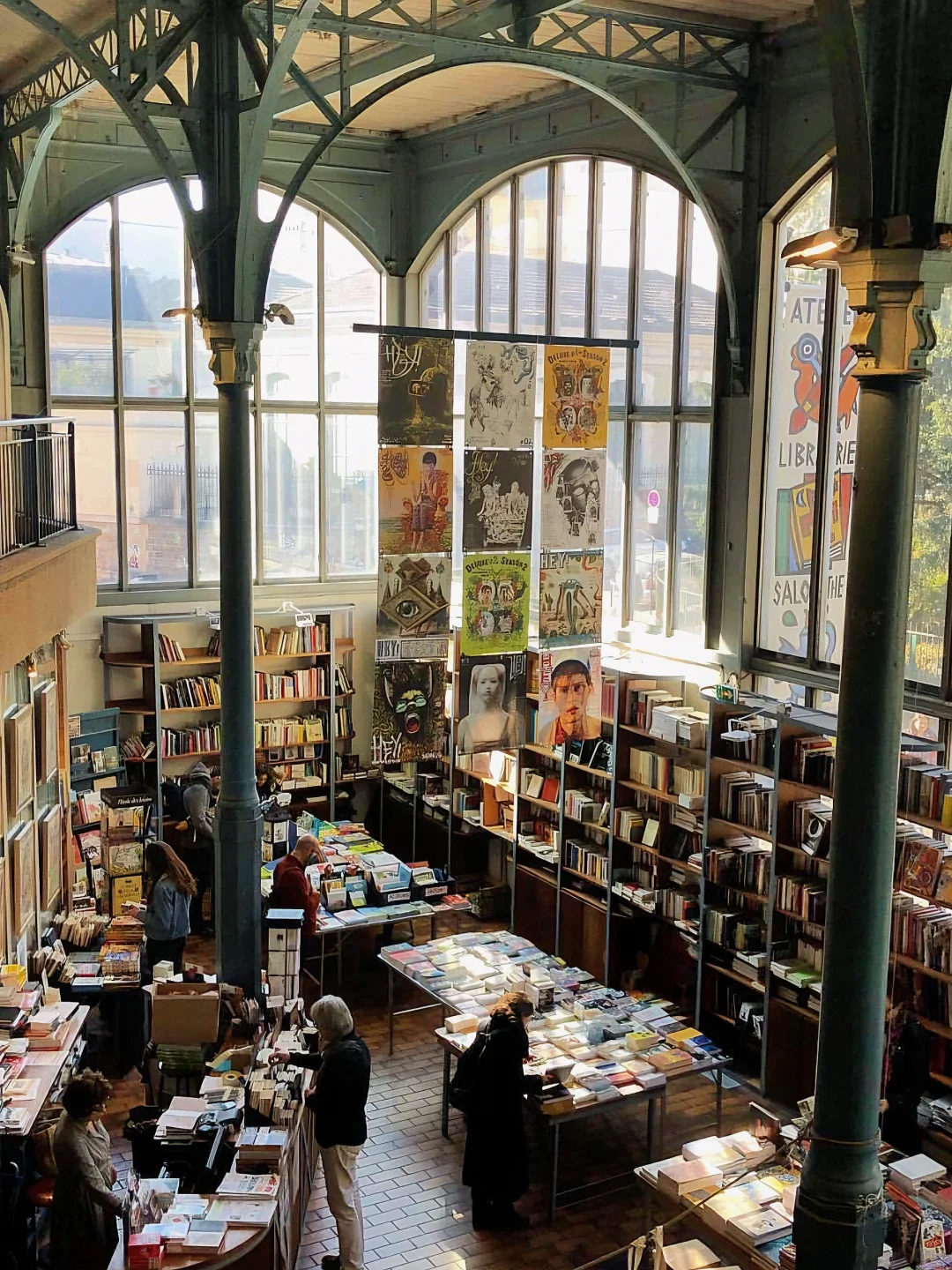 📚 Top 7 Must-Visit, Absolutely Stunning Bookstores in Paris!