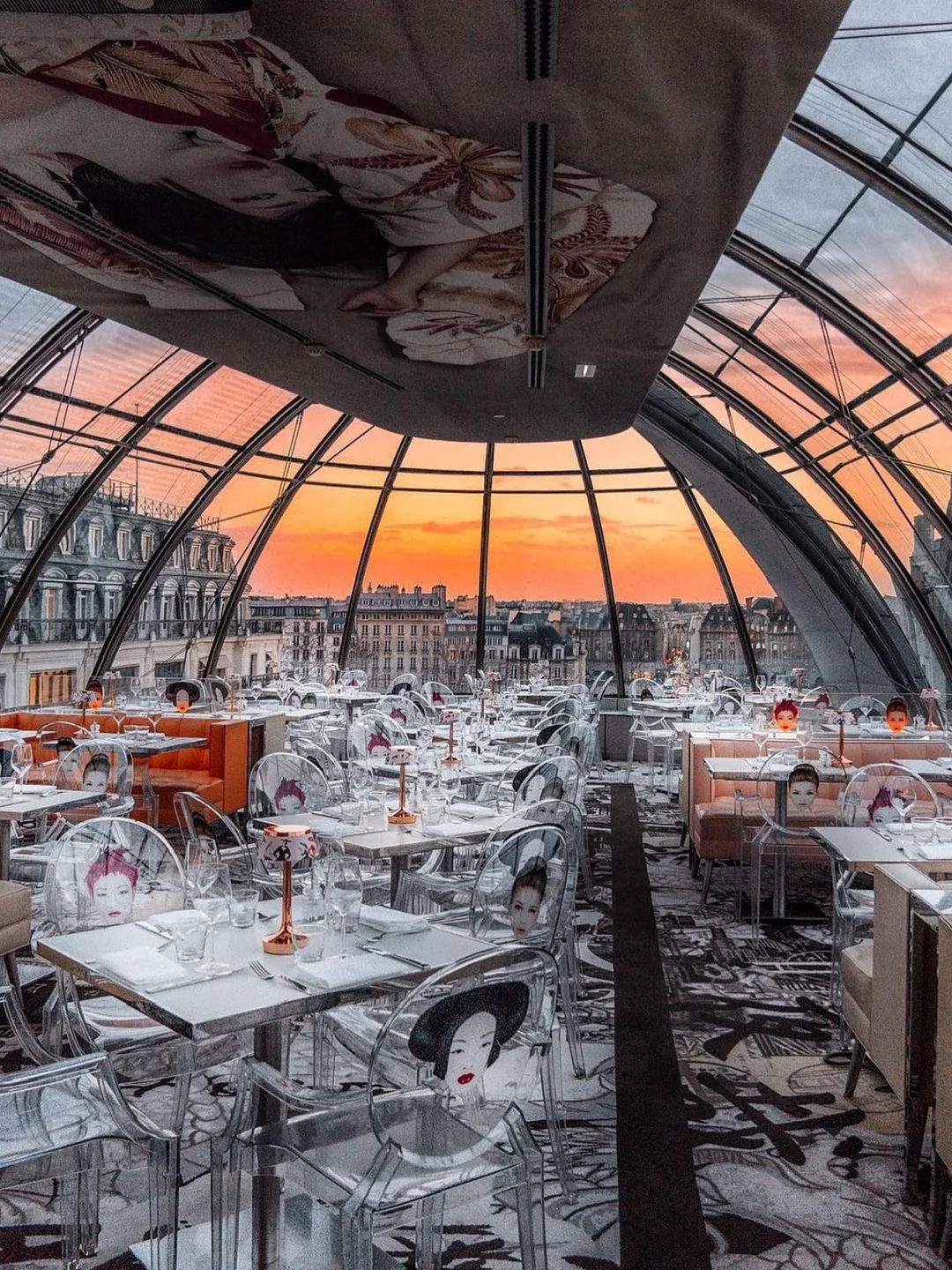 A Must-Visit List of High-End Rooftop Bars in Paris 🍸 (Been There, Done That!)
